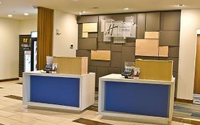 Holiday Inn Express Mccomb By Ihg